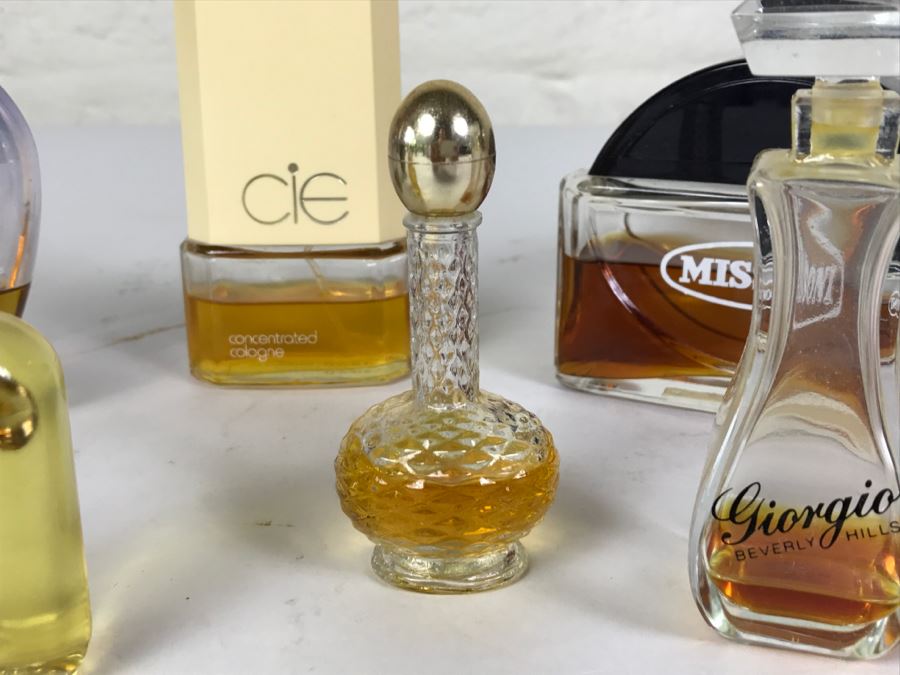 Large Collection Of Perfume And Cologne Bottles [Photo 7]