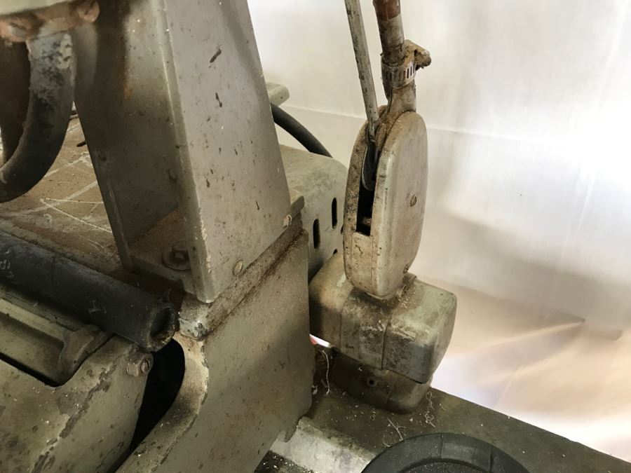 DELTA ROCKWELL Industrial Lathe With Attachments, Cutters And Everything In Drawer And On Lathe [Photo 23]