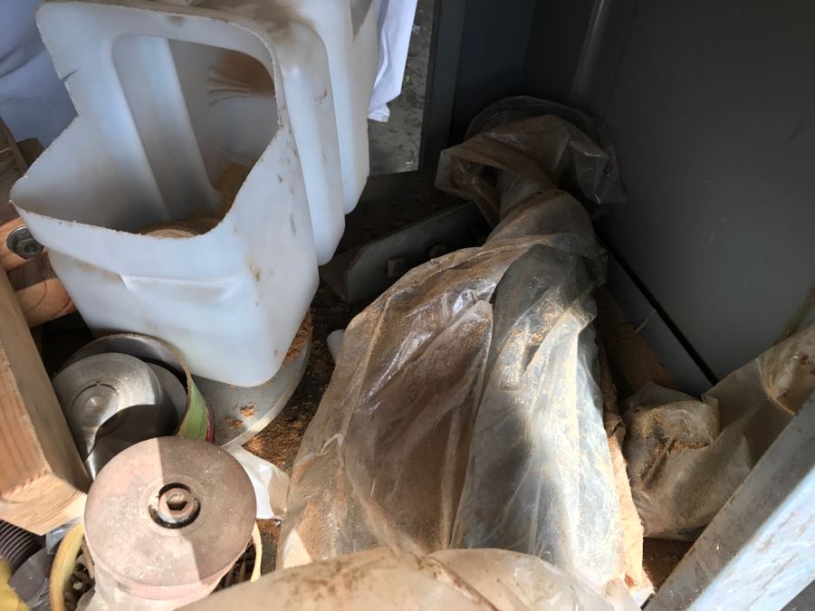 DELTA ROCKWELL Industrial Lathe With Attachments, Cutters And Everything In Drawer And On Lathe [Photo 41]