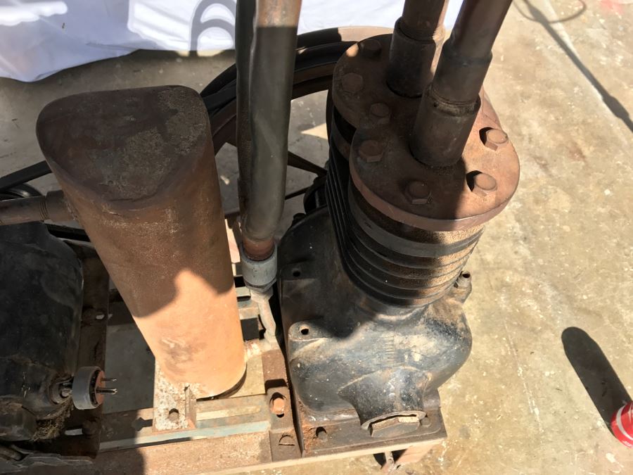 Custom Built Industrial Air Compressor Working [Photo 10]