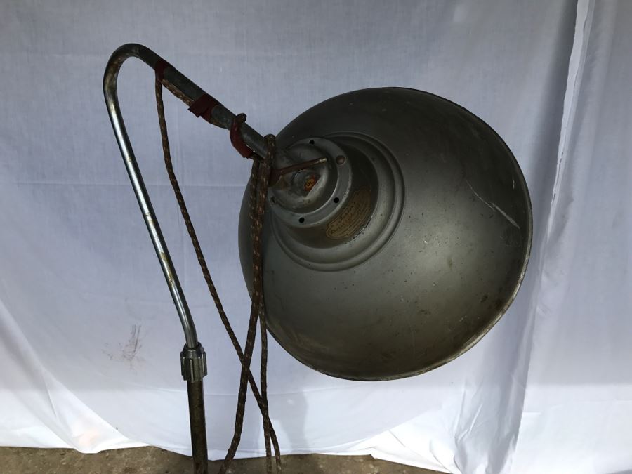 Vintage Farber's Desert Health Lamp Industrial Lamp Los Angeles, CA [Photo 10]