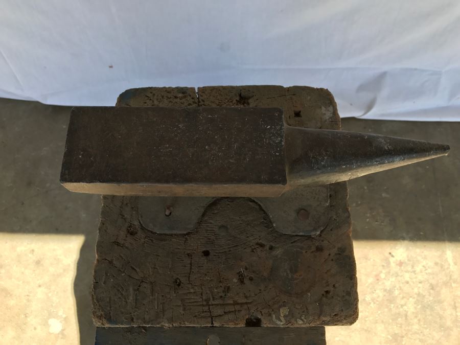 Vintage Steel Blacksmith Anvil On Wooden Base [Photo 7]