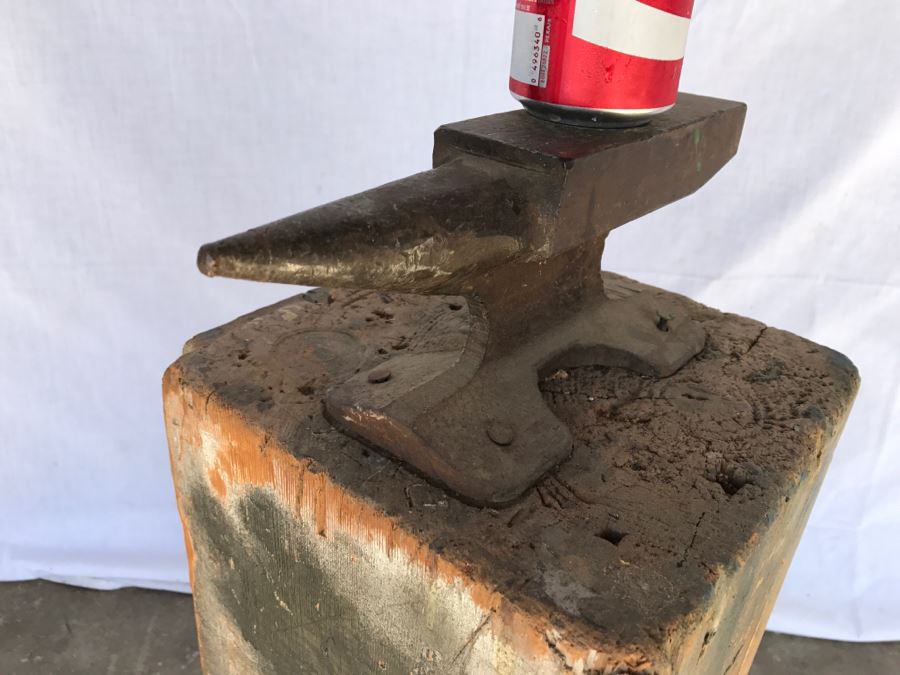 Vintage Steel Blacksmith Anvil On Wooden Base [Photo 5]