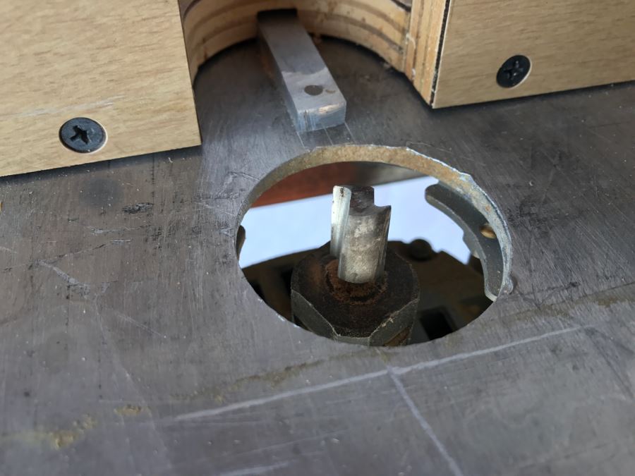 1-3/4 HP Plunge Router With Brake And Custom Steel Table Chicago Electric Power Tools [Photo 6]