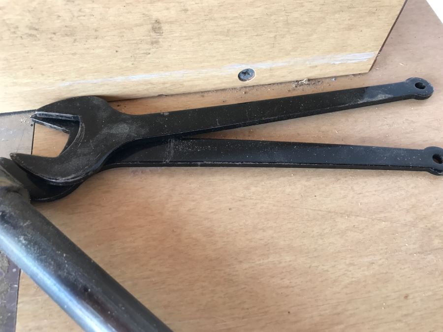 1-3/4 HP Plunge Router With Brake And Custom Steel Table Chicago Electric Power Tools [Photo 8]