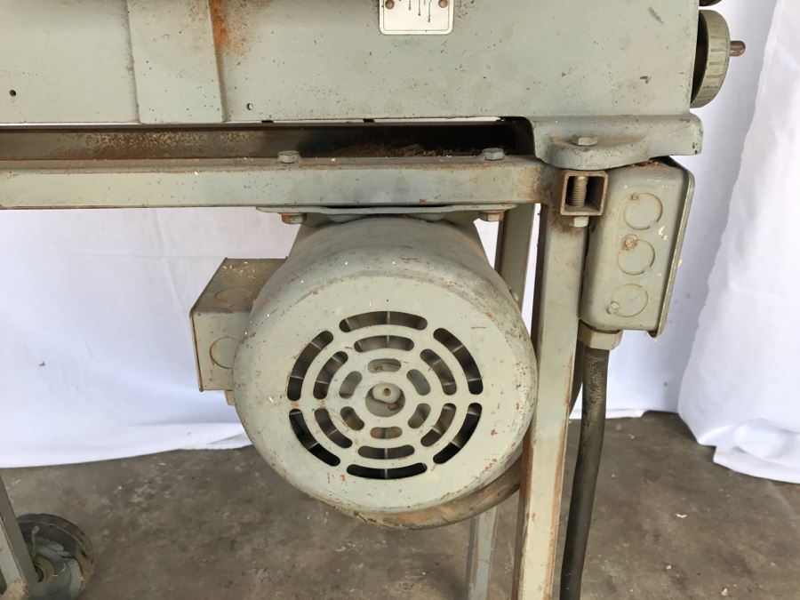 Vintage Mid-Century Craftsman SEARS 4' Jointer Woodworking Tool On Steel Stand With Casters Model Number 103.23220 [Photo 5]