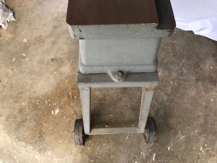 Vintage Mid-Century Craftsman SEARS 4' Jointer Woodworking Tool On Steel Stand With Casters Model Number 103.23220 [Photo 10]