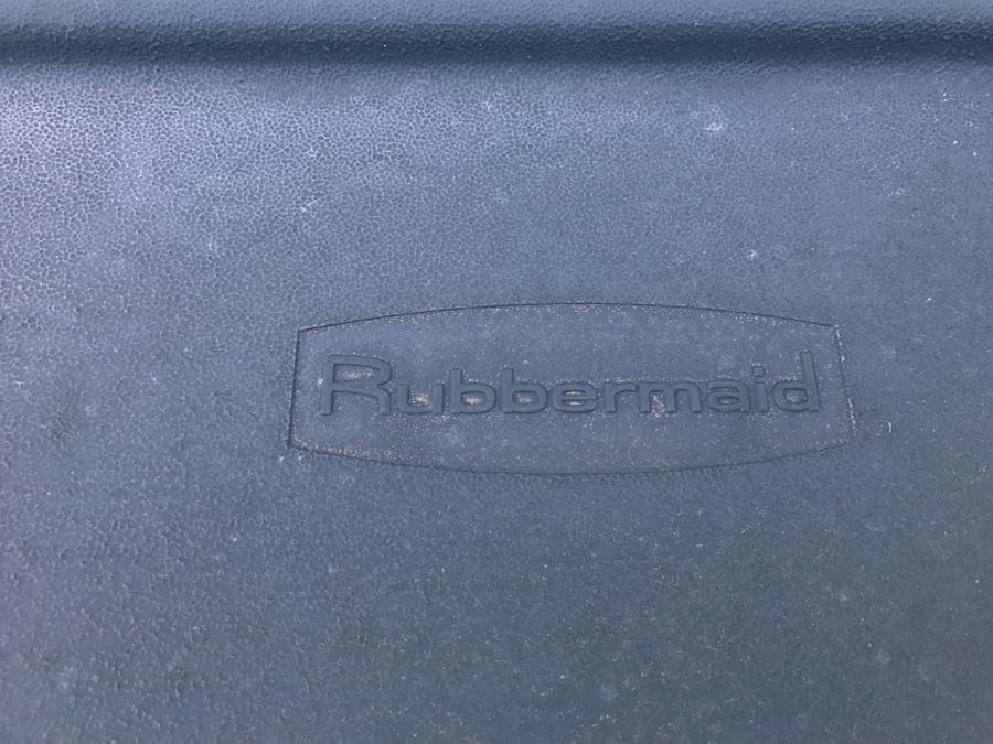Rubbermaid Outdoor Storage Cabinet [Photo 3]