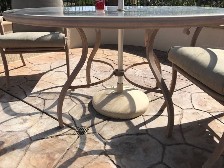 Aluminum Outdoor Patio Set With Round Table With Umbrella And Two Chairs By Mallin Furniture Co [Photo 5]