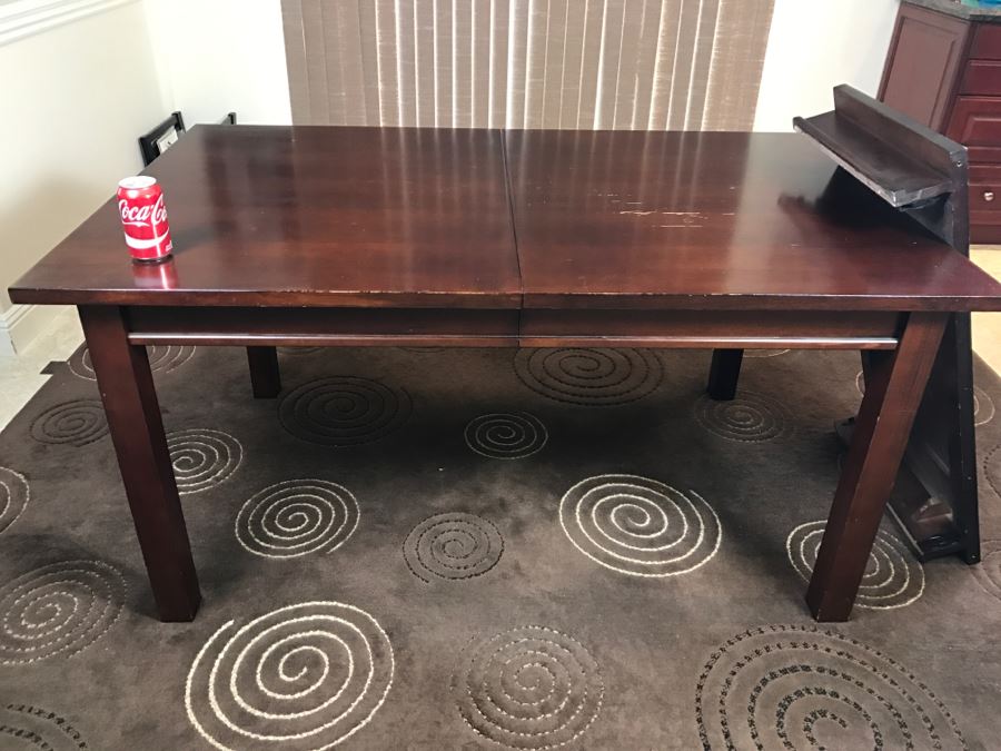 Crate & Barrel Dining Kitchen Table With Single Leaf