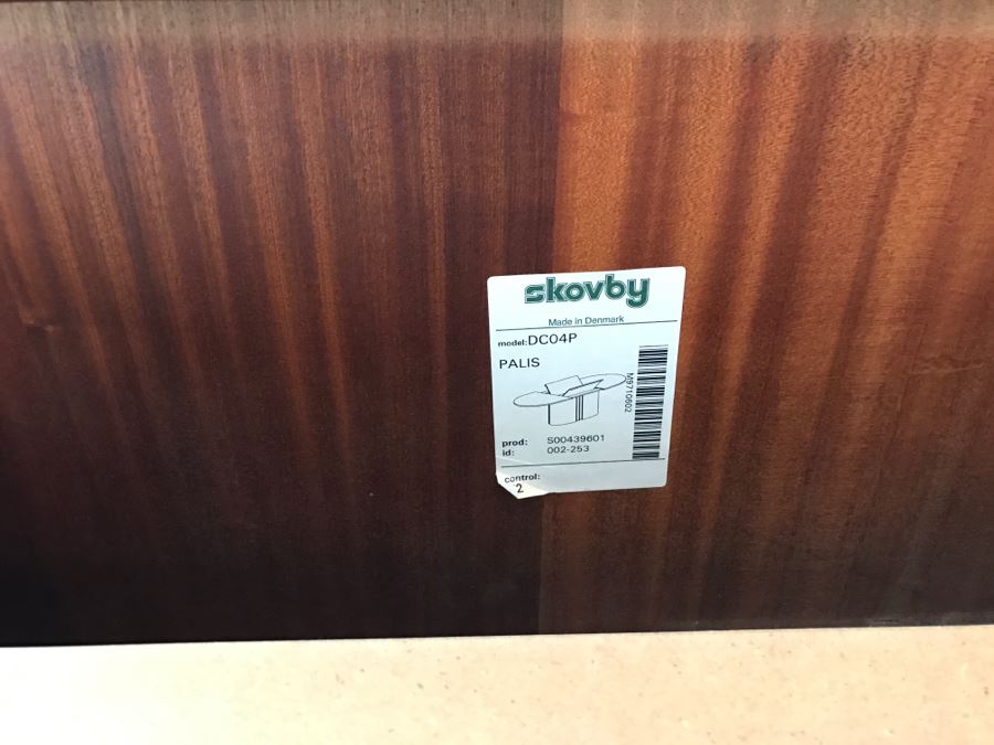 Skovby Danish China Cabinet Curio Cabinet Palis Model SM352P [Photo 12]