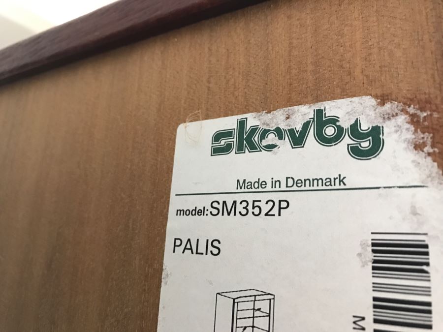 Skovby Danish China Cabinet Curio Cabinet Palis Model SM352P [Photo 10]