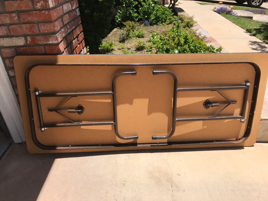 Folding Utility Table [Photo 2]