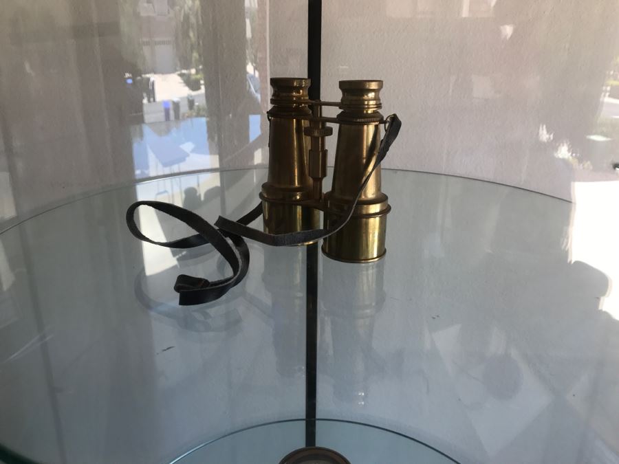 NICE Curved Class Curio Display Cabinet 4-Shelves With Top Mounted Light Perfect For Displaying Prized Collectibles [Photo 5]