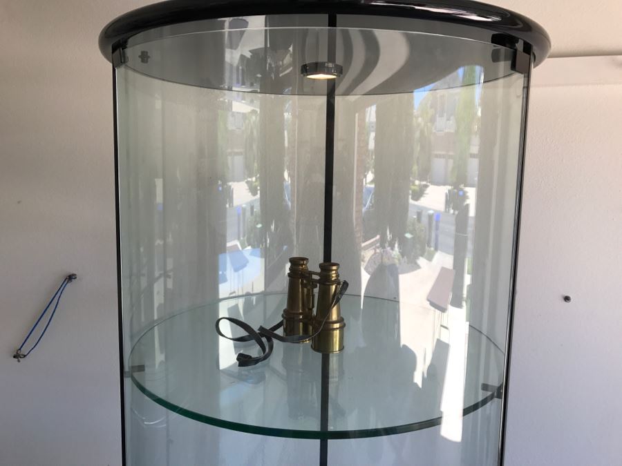 NICE Curved Class Curio Display Cabinet 4-Shelves With Top Mounted Light Perfect For Displaying Prized Collectibles [Photo 4]
