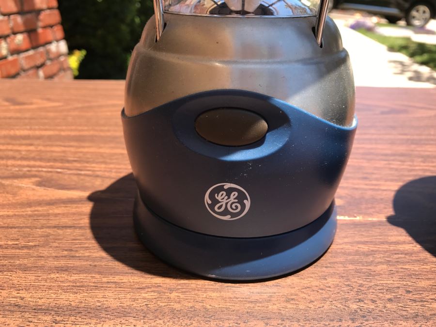 Pair Of GE Portable Lanterns Lights [Photo 3]