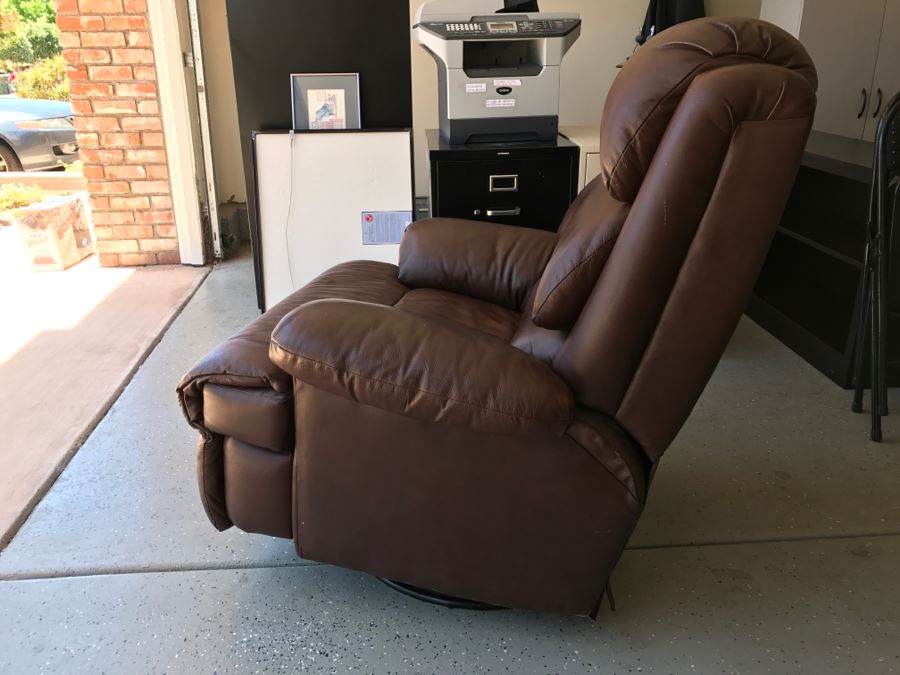 The Leather Factory Leather Recliner Reclining Chair [Photo 4]