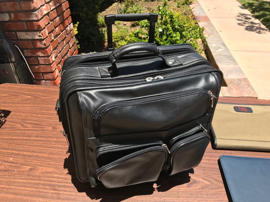 Rolling Suitcase With Pair Of Organizers [Photo 3]