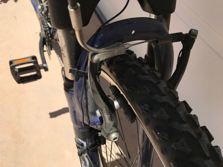 Women's TREK Bicycle Bike 3700 16' Custom Aluminum With YAKIMA Storage Bar [Photo 13]