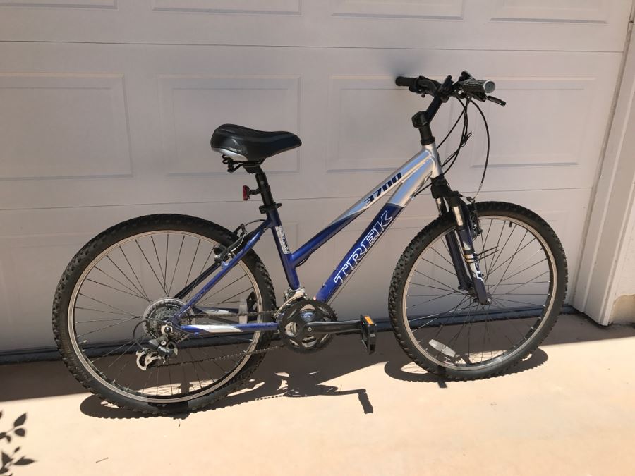 Women's TREK Bicycle Bike 3700 16' Custom Aluminum With YAKIMA Storage Bar [Photo 21]