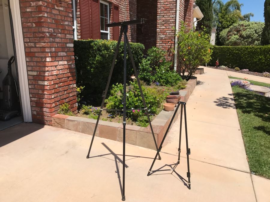 Pair Of Metal Easels [Photo 3]