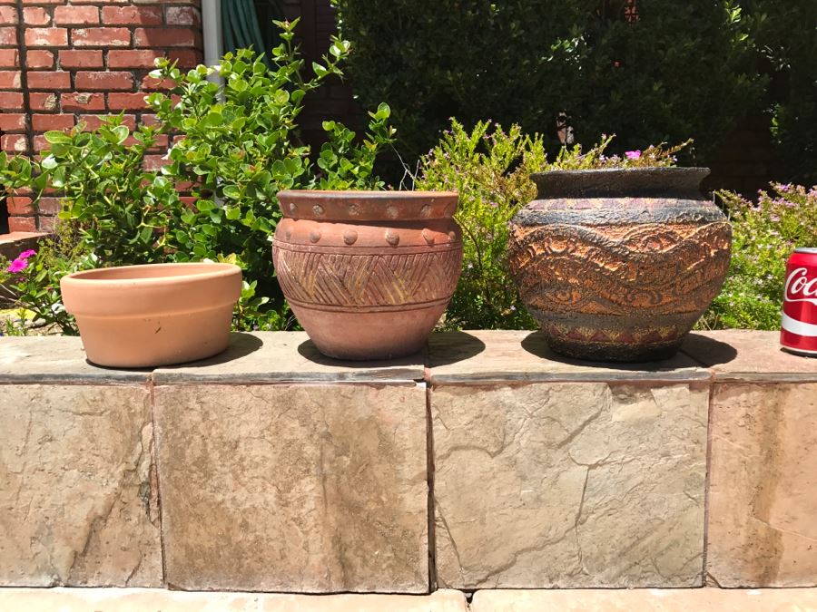 Set Of 3 Outdoor Pots
