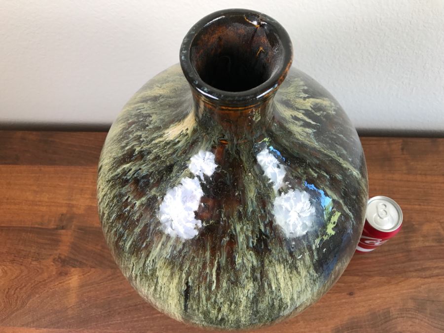 Large Pottery Vase [Photo 6]