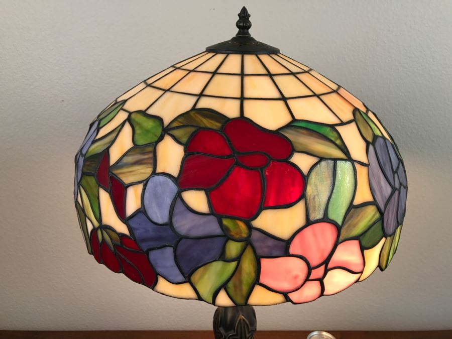 Tiffany Style Stained Glass Lampshade With Metal Lamp [Photo 4]