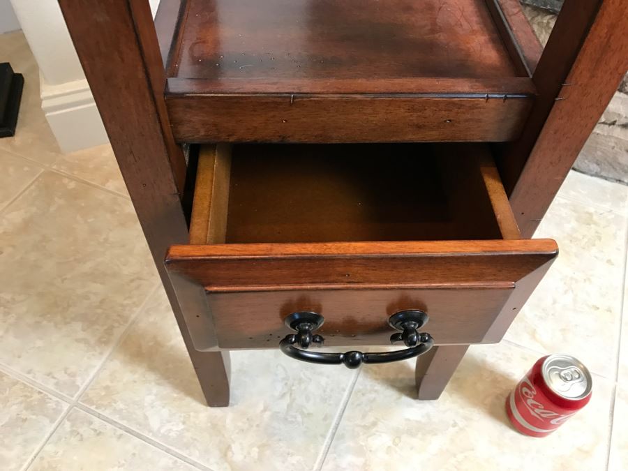 Side Table With Drawer [Photo 3]