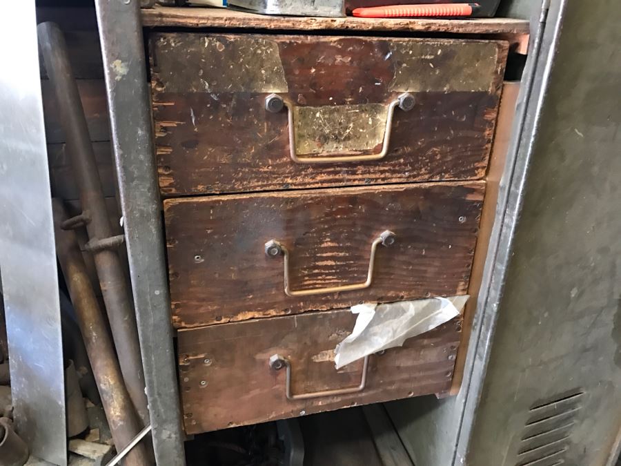 Vintage Heavy-Duty Steel Green Locker Lockable With Key And Wooden Drawers And Shelving SOLD EMPTY [Photo 11]