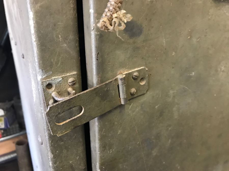 Vintage Heavy-Duty Steel Green Locker Lockable With Key And Wooden Drawers And Shelving SOLD EMPTY [Photo 7]