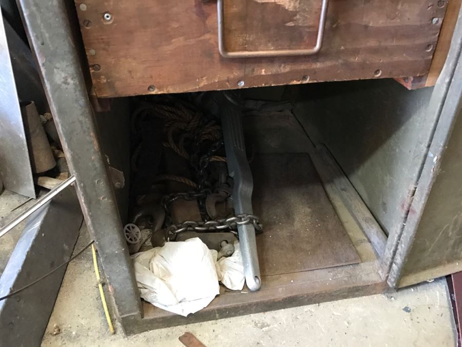 Vintage Heavy-Duty Steel Green Locker Lockable With Key And Wooden Drawers And Shelving SOLD EMPTY [Photo 12]