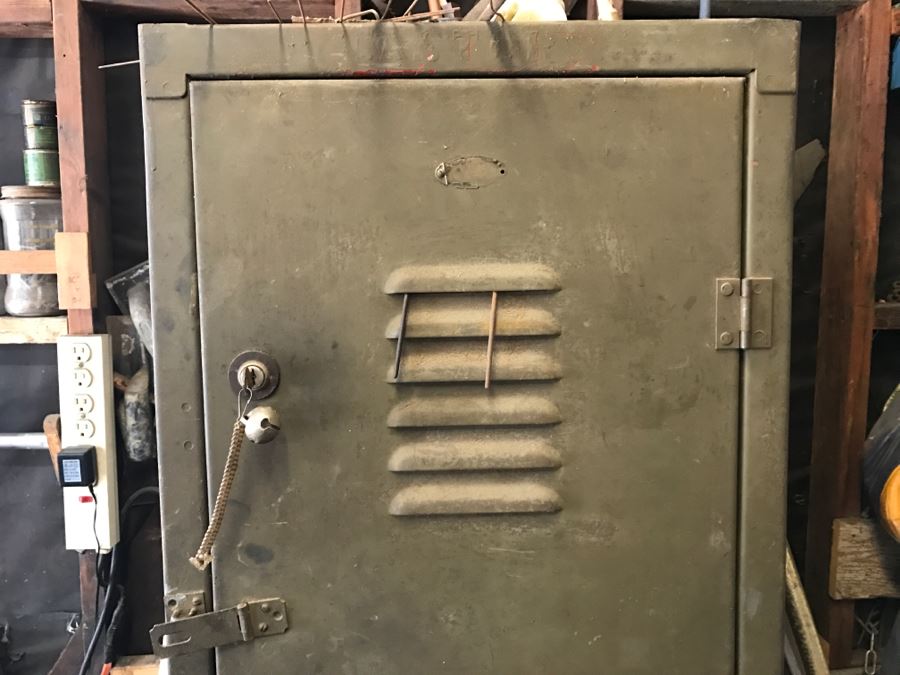 Vintage Heavy-Duty Steel Green Locker Lockable With Key And Wooden Drawers And Shelving SOLD EMPTY [Photo 3]