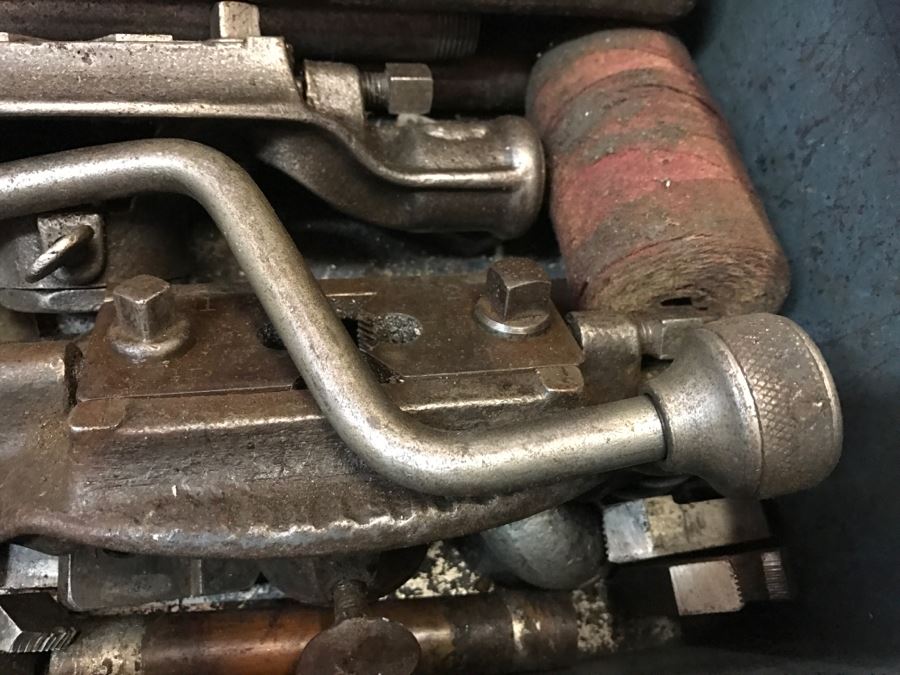 Vintage Toolbox Filled With Pipe Threading Pipe Threader Tools - See All Photos [Photo 13]