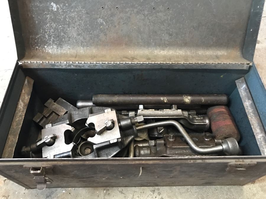 Vintage Toolbox Filled With Pipe Threading Pipe Threader Tools - See All Photos [Photo 2]