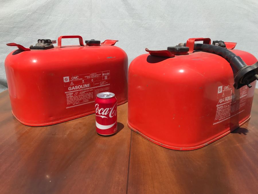 Pair Of Outboard Marine Corporation OMC Red Steel 5 Gallon Gas Tanks [Photo 1]