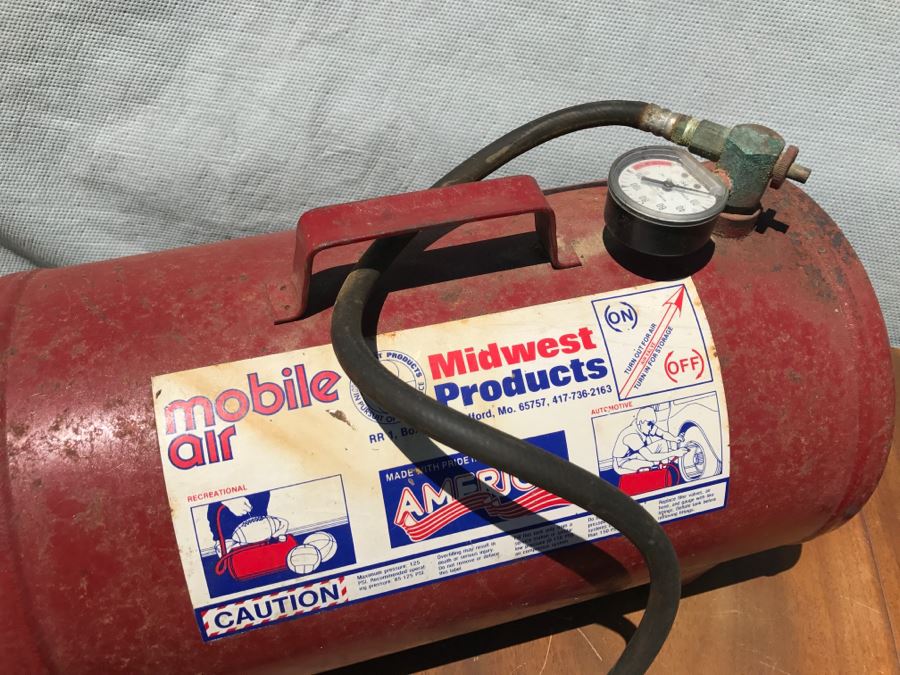 Campbell Hausfeld Super Pal 1HP Air Compressor + Pair Of Portable Air Tanks [Photo 10]