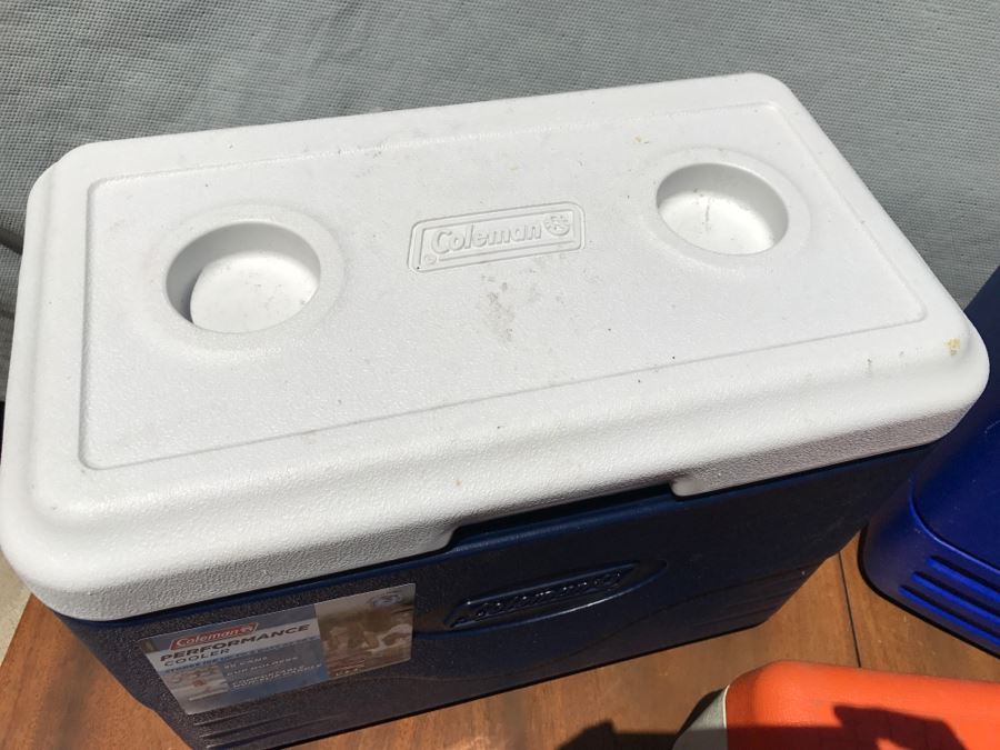 Set Of 3 Portable Coolers Coleman, Igloo And Gott [Photo 3]