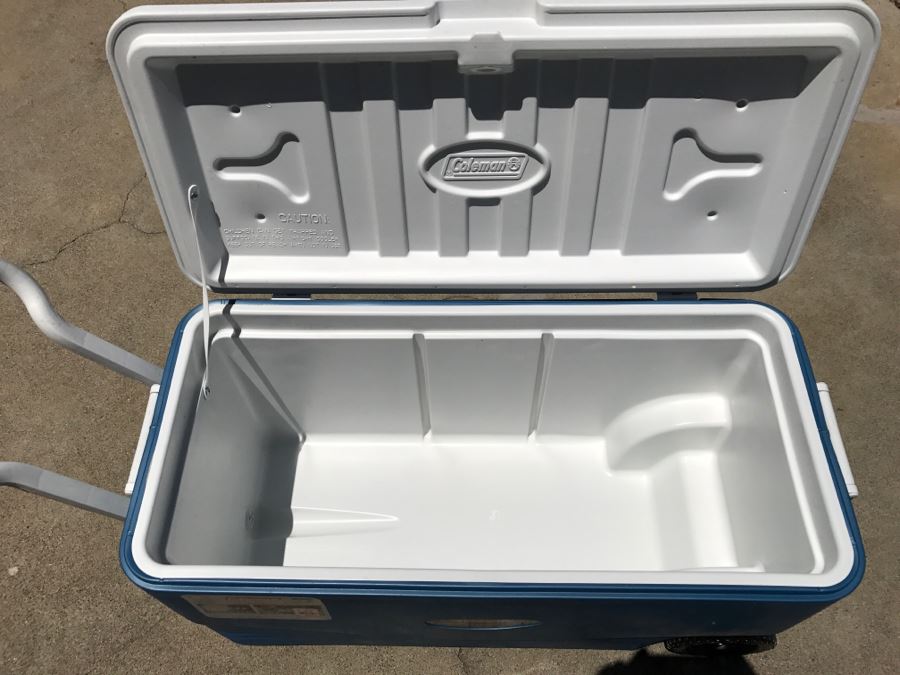 Large Coleman 100Qt Xtreme Wheeled Cooler With Igloo Canteen [Photo 6]