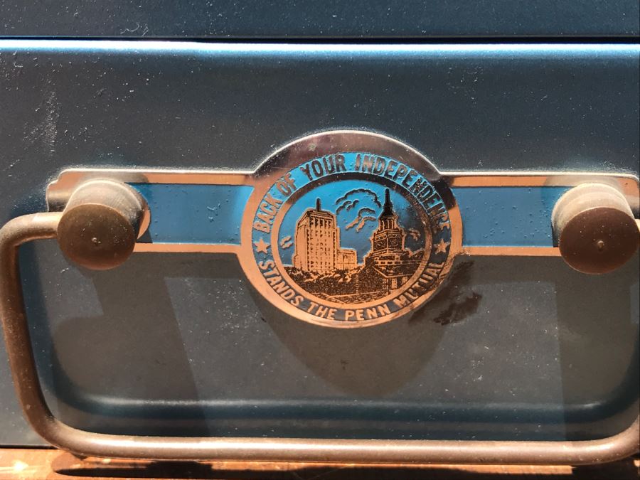 J C Higgins Gun Cleaning Kit Box With Bottles And Blue Metal Box [Photo 8]