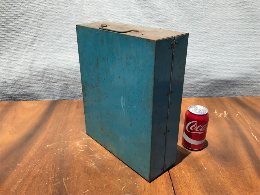 Vintage Handy Andy Student Chemistry Lab Metal Box With Various Model Airplane Motors And Propeller [Photo 5]