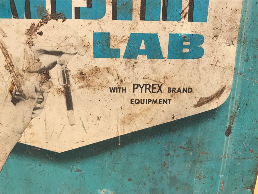 Vintage Handy Andy Student Chemistry Lab Metal Box With Various Model Airplane Motors And Propeller [Photo 3]