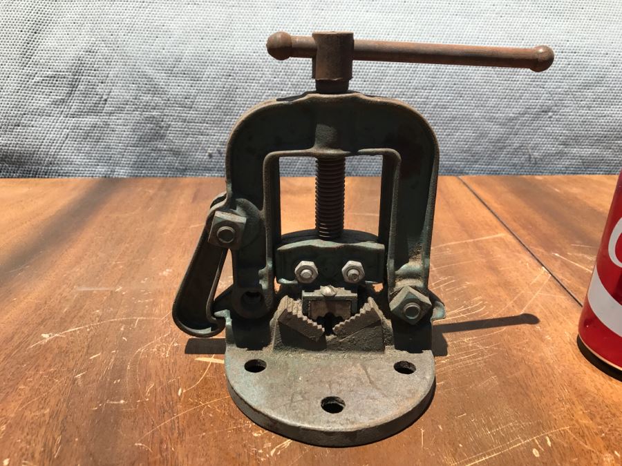 Vintage Littlestown Howe & Fory Co No. 51 Pipe Vise [Photo 8]