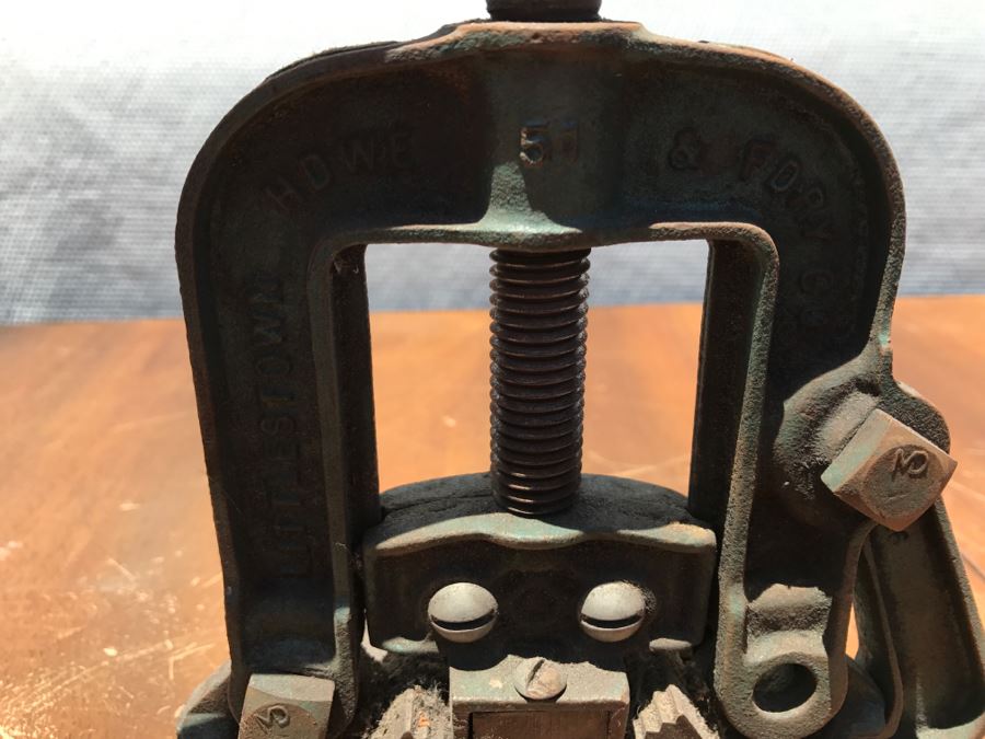 Vintage Littlestown Howe & Fory Co No. 51 Pipe Vise [Photo 3]
