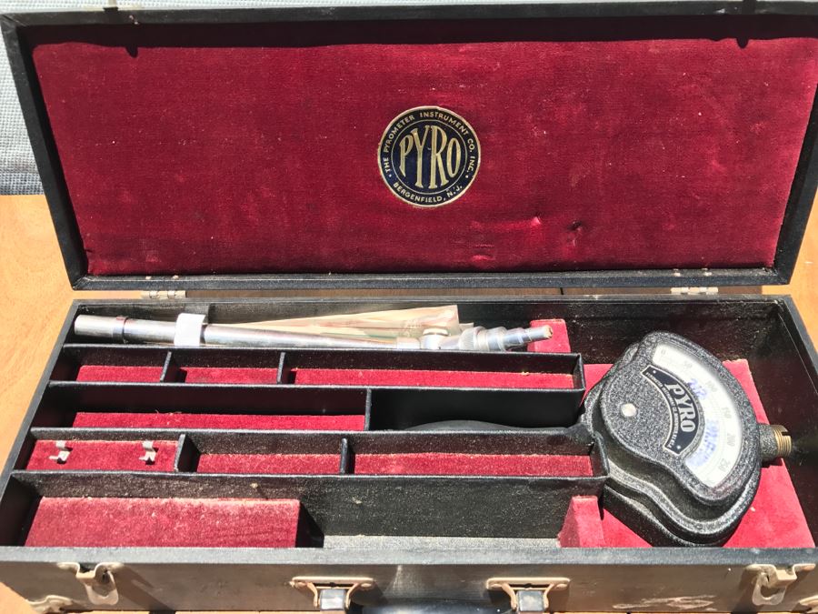 Vintage PYRO Surface Pyrometer Measuring Instrument With Case [Photo 1]