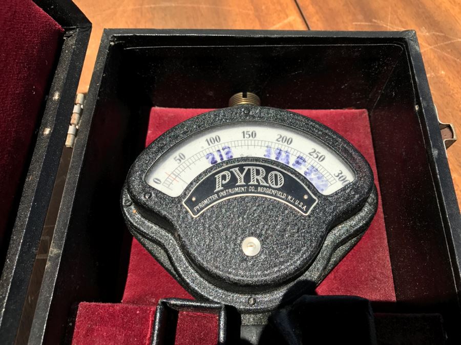 Vintage PYRO Surface Pyrometer Measuring Instrument With Case