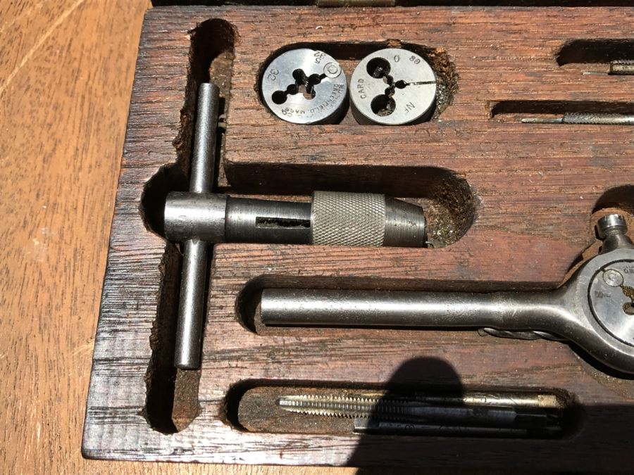 Vintage Russell Screw Plates With Vintage Box [Photo 11]