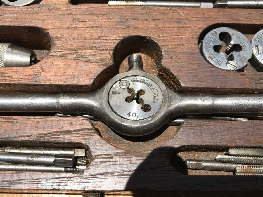 Vintage Russell Screw Plates With Vintage Box [Photo 8]