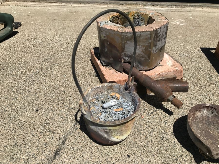 .45 Caliber Bullet Making Kit With .45 Caliber 16-Bullet Bullet Mold, Kiln And Blacksmith Cast Iron Ladle [Photo 13]