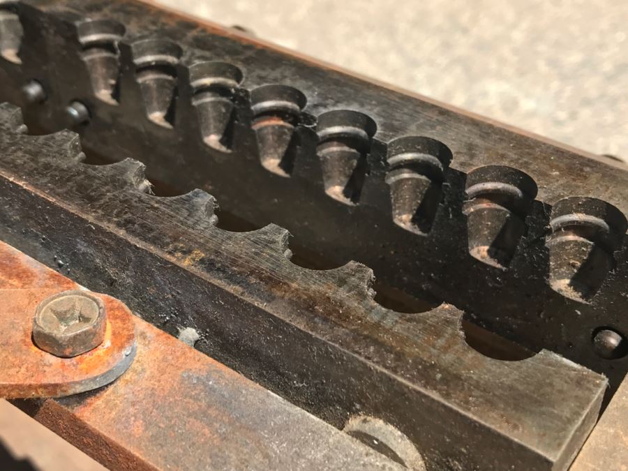 .45 Caliber Bullet Making Kit With .45 Caliber 16-Bullet Bullet Mold, Kiln And Blacksmith Cast Iron Ladle [Photo 5]